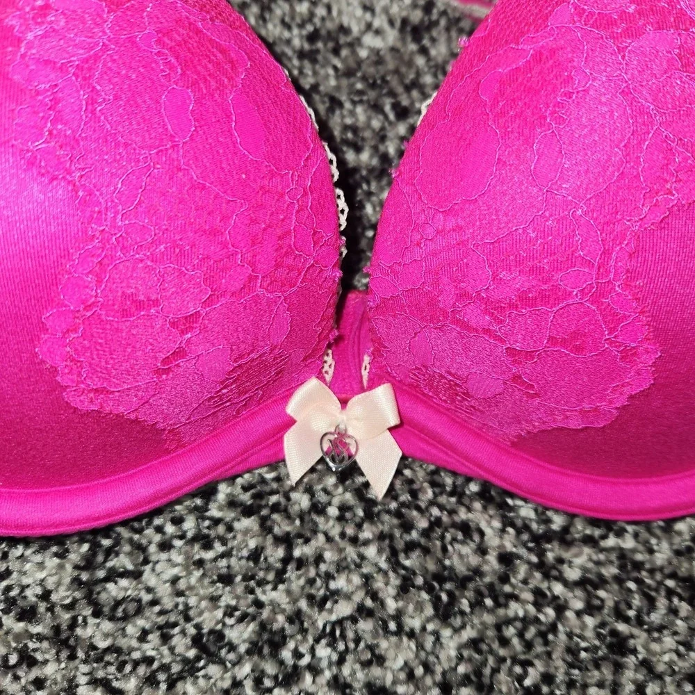 victorias secret body by victoria Padded Push Up bra Hot Pink Lace Women's 34B